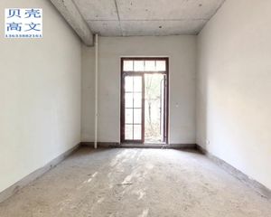 国宝花园法郡,联排中间户,毛坯带前后花园,带车位