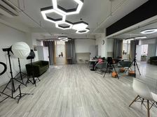 市府广场地铁口 传媒 直播 遗留房源 700平 年租金25万