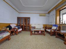 出门就是泉,2楼,3室1厅,349万,急售。