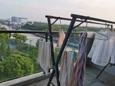 山康6楼带阁楼,毛坯房出售, 房源仅售85万,产权清晰!