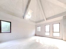 新上!大端头中庭位置!南北通透,有天有地!