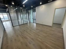 皇姑 陵西地铁口 精装带隔断 正对电梯口 季度付 含发票