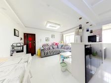 不靠马路 全新精装修 中间楼层 满五年 随时看房