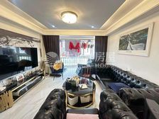 品质小区!花园位置,凤凰楼层,匹配明星,固定车位,家具可全送