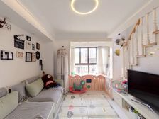 恒阳花苑电梯复式 带阁楼 房东卖房置换 居家装修