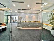 泰达时代中心·金融证券·孵化园三线地铁·双面采光·多隔间!
