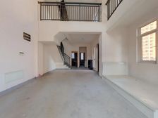 雅苑上叠边套 位置好 毛坯空置次新房 满二税少