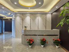 万达中心 电梯口 186平 东南朝向 采光绝杀