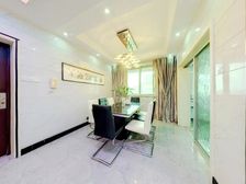 房子满五,自住装修保养很好,交通也方便