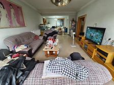 华信大厦 三室二卫 135万元出售 随时看房