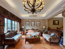 汽博融创精装四层别墅 全采光 视野好 六个房间