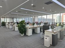 中关村西区苏州街地铁口 精装修配办公家具拎包入住 正对电梯