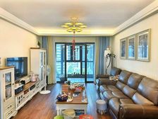 新出诚心出售万科精装三房 通 透双阳台