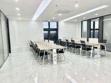 全新豪装单价46急租!旺南世贸中心309平高层写字楼,带阳台