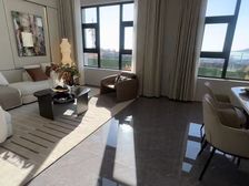 140万买观海别墅 50年产权 送车位 边户大院 上下3层