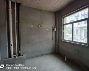 伊滨伊河公园旁,双拼别墅,257平,送200平花园,单价7千