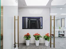 物业直租丨纯地铁口丨3房间12工位 精装修全套家具 24