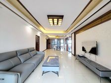 保利外滩花园江景房,小区环境优美,主阳台看园林景观