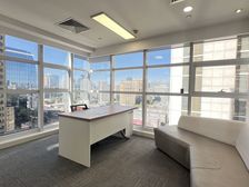 三元桥 霄云路 网信大厦 对电梯 低价招租