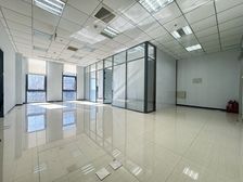 免/中/介/费/110平米租金8000元含物业冷暖可实地註册