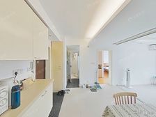 电梯已使用两年,业主自住精装修,双南全明,看中价可刀