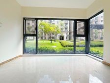 恒大御府花园洋房 精装没住过人 小区免费停车!