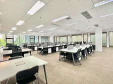 三元桥国航世纪大厦600平精装带家具 大气前台老板间 采光好