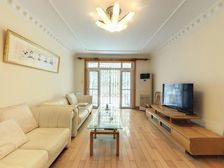 曹二新上,一梯两户,送车位送花园,南北通透三房,花园 位置