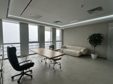 东三环团结湖嘉盛中心|正对电梯 精装带家具 户型方正通透格局