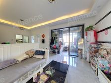 海峡体育馆旁 中骏雍景台中装三房 证满 看房方便 急售