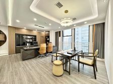 接待办公现房9隔间50工位!国航世纪大厦 正对电梯口超大前台