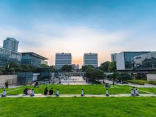 创智天地 大露台 精装全配 隔音墙 升降桌电动窗帘 舒适办公