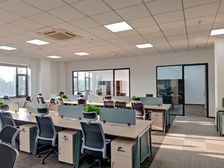 启皓中心 地铁上建 正对电梯大前台 户型方正 全套家具采光好