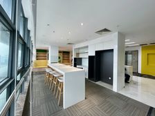 亦庄地标!楼下地铁!精装大平层!使用率高!更多房源电话咨询!