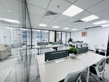 海珠昌岗双地铁地铁上150方三个间隔 工区可坐20人出租