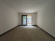 龙湖前后中庭洋房,带露台,南北通透,赠送大 带书包!