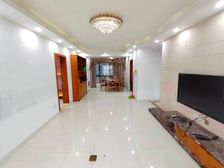 小区少有的南向4房 价格可聊 看房方便 楼层好 有钥匙