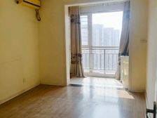 长征街 23 商品房南北通透大两室 近医院有钥匙