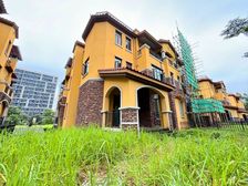 东城 嘉宏锦园双拼别墅 324平 带花园300平 直接来看丫