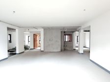 青藤公园稀缺大平层洋房 带个产权车位 附赠面积大可扩展!