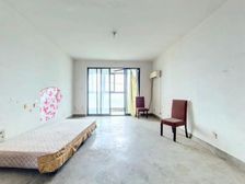 新上,高尔夫湖景三房,高楼层毛坯,小区中间位置,有钥匙