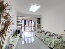 精装三房家具齐.300米地铁口.采光好公摊少.诚心出售