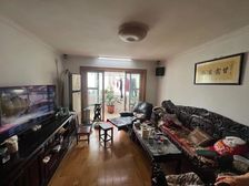 新上房源!电梯小洋房!带大露台附送阁楼!使用面积180平!