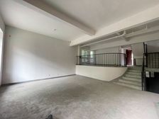 新挂牌,传世大宅(边套1500各付税费)门口可停4辆车,