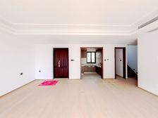 春风中叠好位置,全落地窗,房东诚心出售。