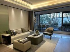 和萃澜庭中式园林产品豪华装修落地大飘窗横厅南北通透