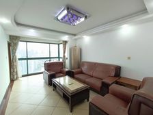 急售!带有外景大阳台!附赠面积20平方有地下车位,电梯中区!