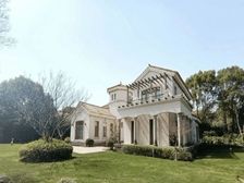 1300平米大花园 豪华装修 中心位置 双临河位置,随时可看