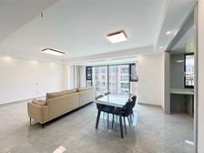 上东汇(南区二组团) 4室2厅2卫 精装修 210万元