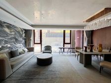 东区精装下叠出售!宽厅落地窗户型 四层两叠产品 万科翡翠山语